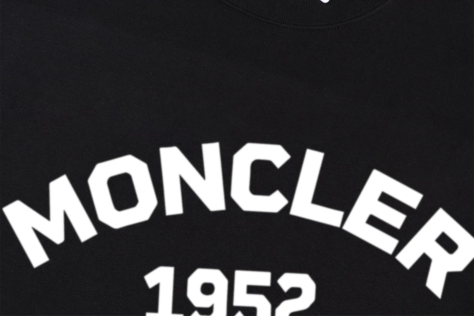 📦 📦 【 In Stock】 〖 𝐌𝐎𝐍𝐂𝐋𝐄𝐑~ 〗 440g ， 😎 ， ， Factory 2025 T ， ， Premium Breathable Same Style ：Black White Size：S M L XL 2XL